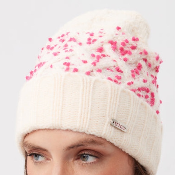 Trina Turk Accessories - NWT Trina Turk White And Pink Bubblewrap Yarn Knit Beanie